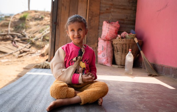 Lille Miss Teacher i Nepal  