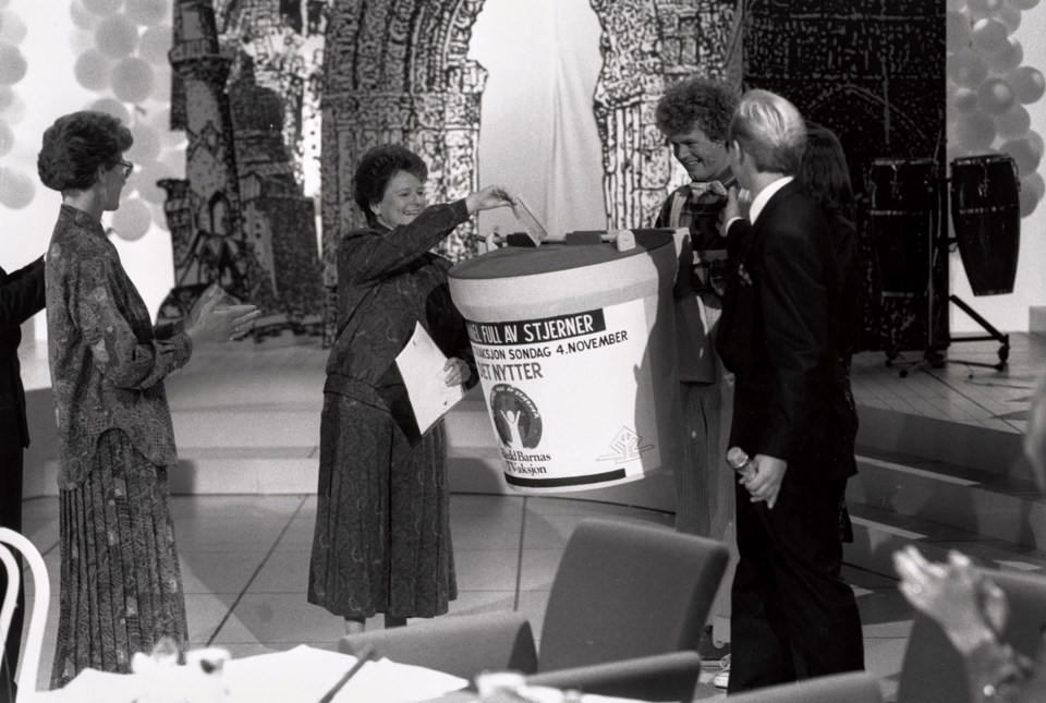 1990 TV Aksjonen I NRK Studio Gro HB